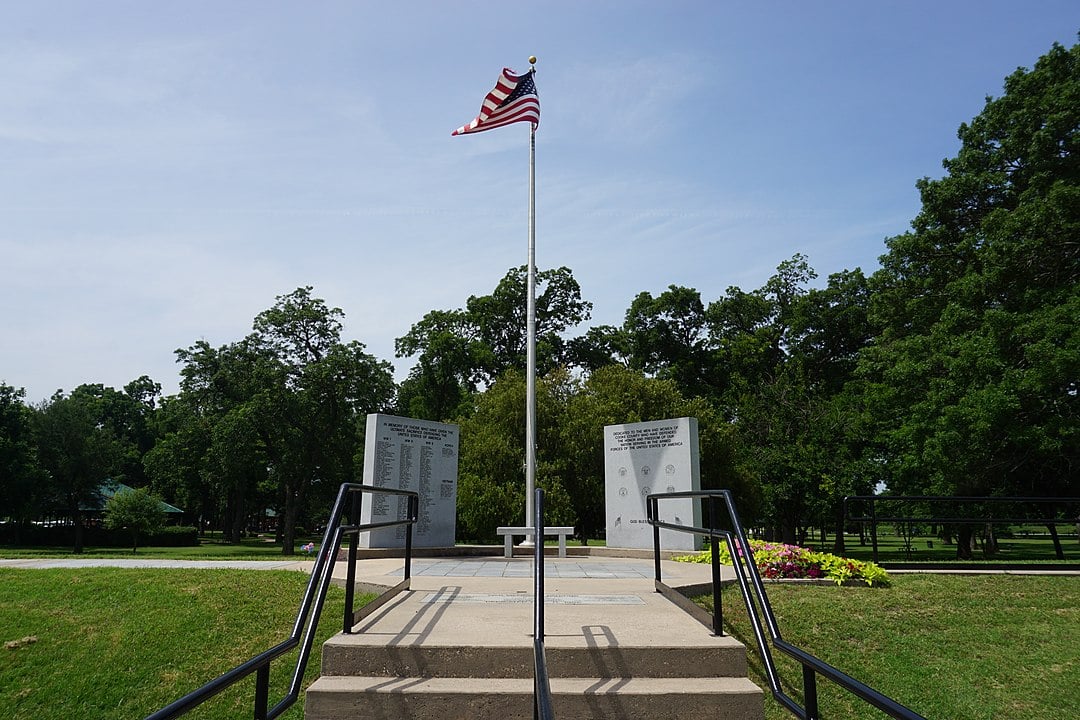 The Gainesville War Memorial at Gainesville, Texas