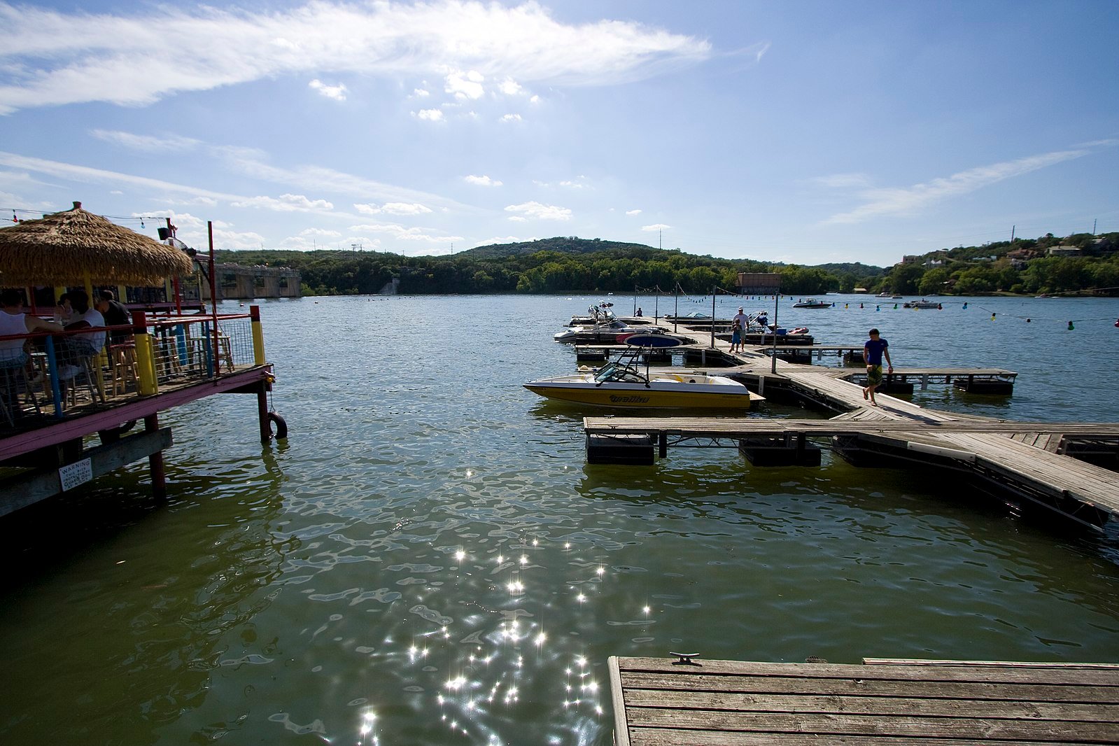 Some restaurants on Lake Austin have parking available for boaters