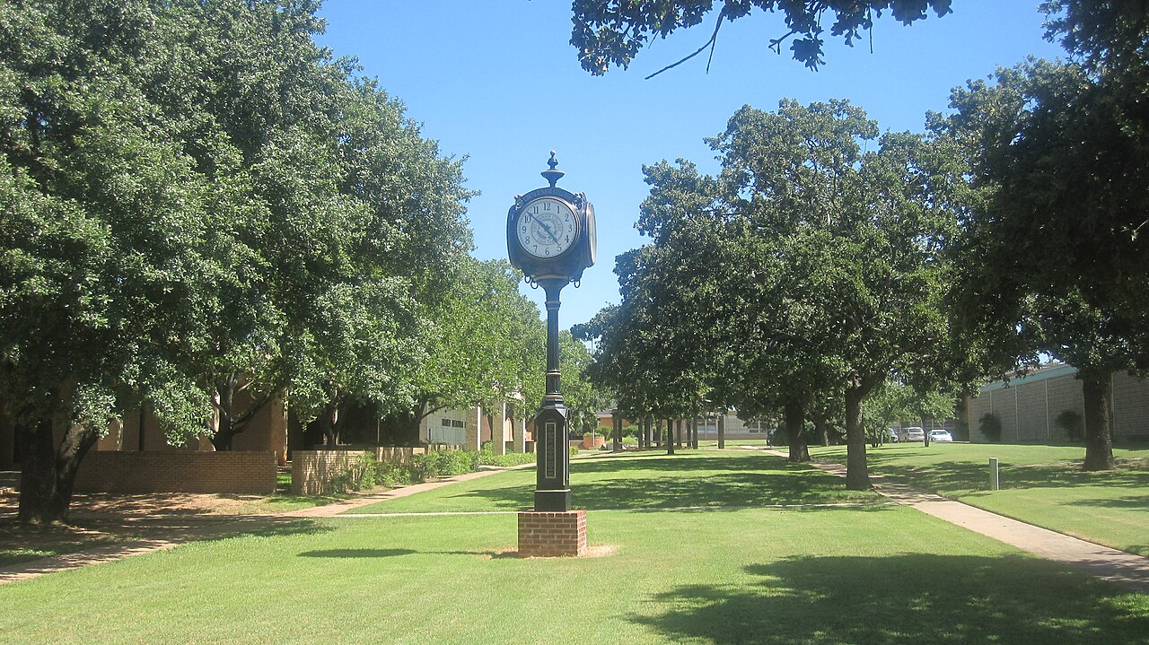 Photo of Cisco College campus and clock