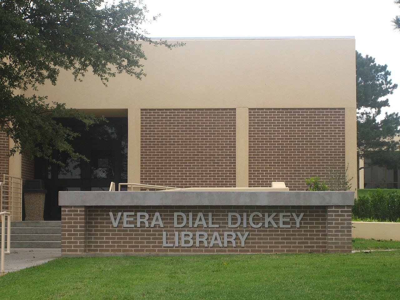 Photo of the Vera Dial Dickey Library
