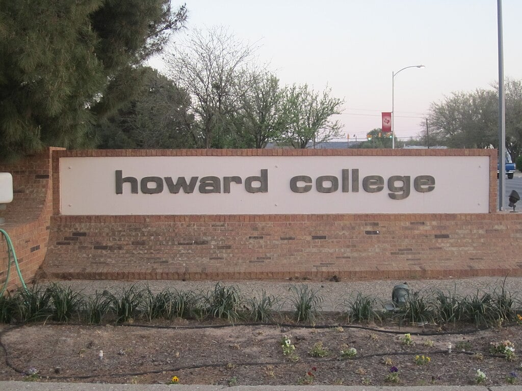 Photo of Howard College sign