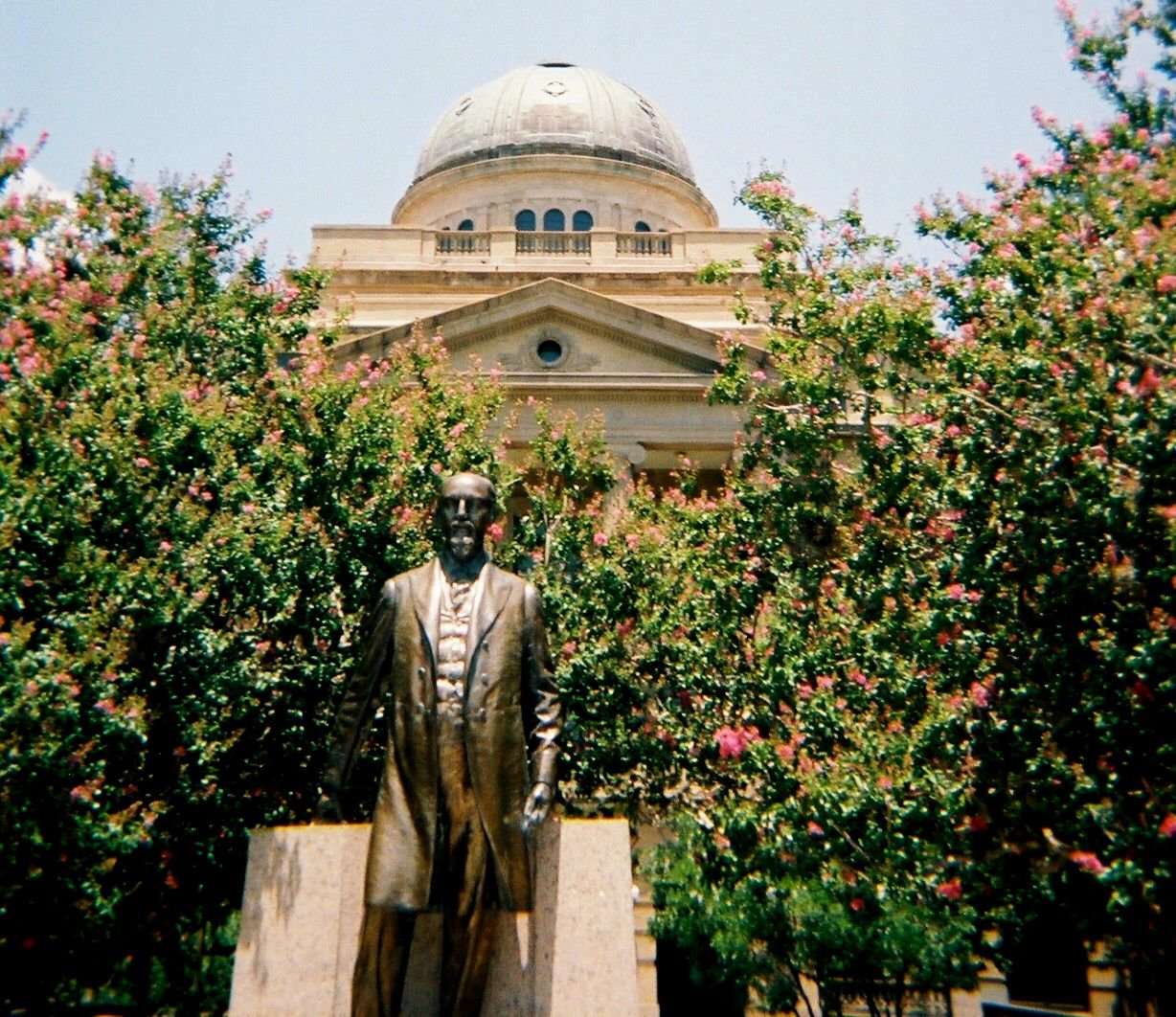 Sul Ross Statue